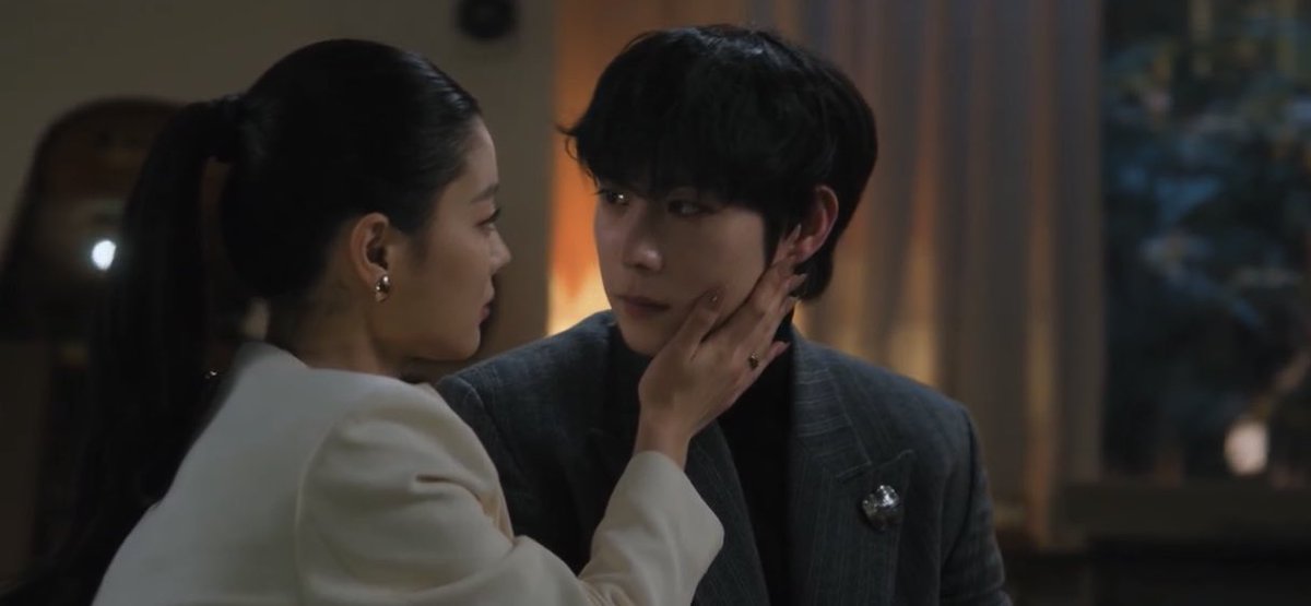 rayainalif's tweet photo. the way he knows he’s being manipulated and used by her, yet in his defense, he would rather be hurt by her a thousand times than see anyone hurt her even once. Love to see a woman thriving in a male dominated field #DearX #DearXEp5 https://t.co/EMT1azswJ7
