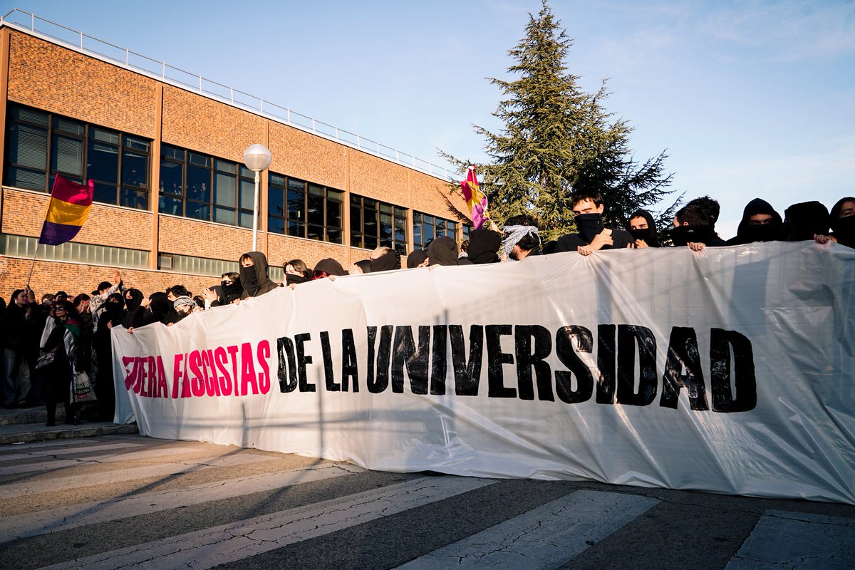 📸 Acto de Vito Quiles en el campus de Somosaguas de la UCM