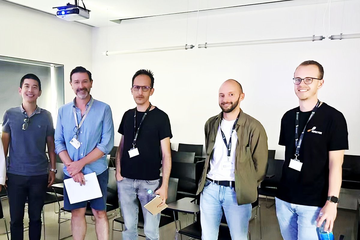 CSRBiotech's tweet image. Today we announced CSR Biotech’s first European centre of excellence at @i3S_UPorto , Portugal 🇵🇹 together with the i3S Director, Prof. @claudio_sunkel  🎉
Special thanks to Dr. @pm_sampaio , Dr. Helder Maiato, and Dr. Antonio Jose Pereira for their ongoing support.
#microscopy