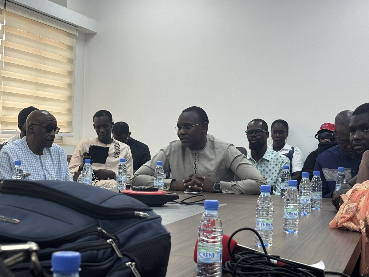 CICODEVAfrica's tweet image. Ce 11 nov. 2025, #CICODEV a participé à la visite organisée par #SENELEC avec les associations de #Consommateurs.
Objectif : comprendre les défis et innovations vers une énergie plus fiable et durable.
Les progrès doivent se sentir dans le quotidien des #usagers 

#Energie