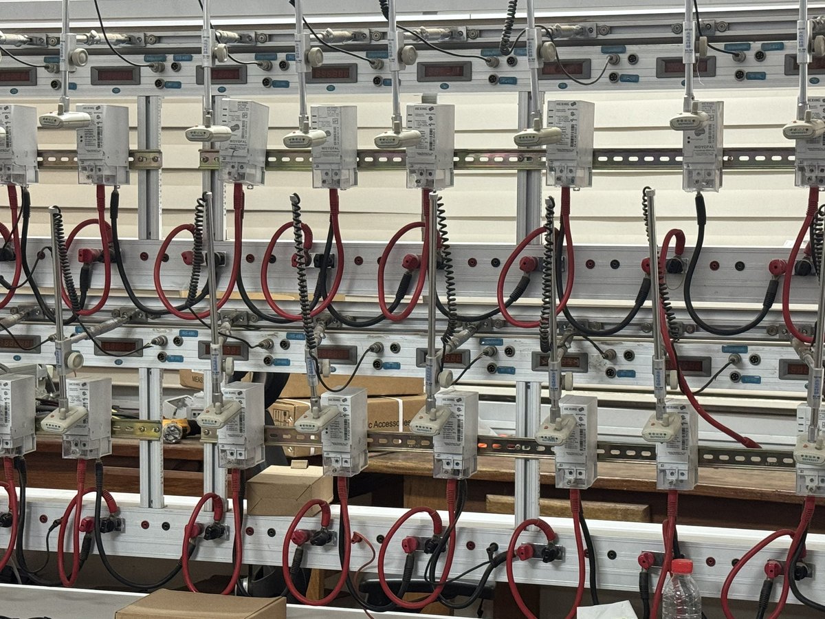 CICODEVAfrica's tweet image. Ce 11 nov. 2025, #CICODEV a participé à la visite organisée par #SENELEC avec les associations de #Consommateurs.
Objectif : comprendre les défis et innovations vers une énergie plus fiable et durable.
Les progrès doivent se sentir dans le quotidien des #usagers 

#Energie