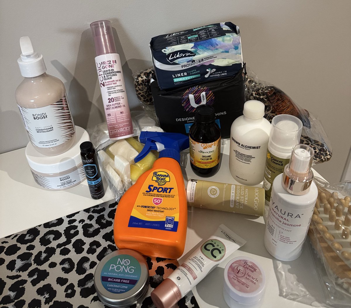 This is what I’ve chosen to donate to “Share the Dignity” - an amazing Australian charity that helps women and girls in need💖🎀
Every little bit counts, and together we can make a big difference🫂

If you can, please consider  dropping off items at your local Bunnings☺️