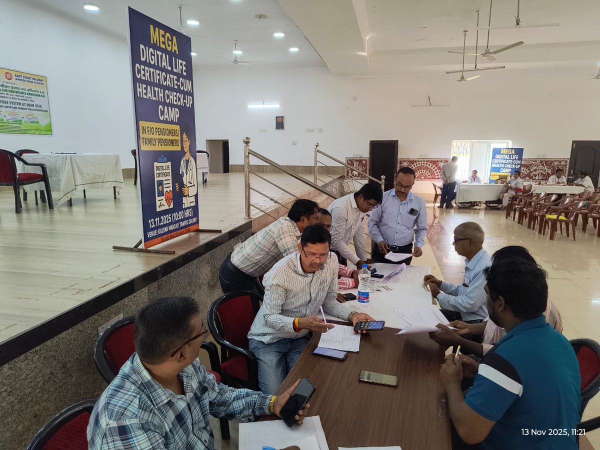 DRMKhurdaRoad's tweet image. Khurda Road Division appeals to all Railway Pensioners &amp;amp; Family Pensioners to attend Mega DLC Camps at nearby locations for smooth, timely submission of Digital Life Certificates.

#PensionersService #DigitalIndia

#DigitalLifeCertificate #RailwayPensioners

@RailMinIndia