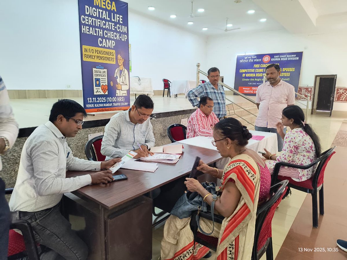 DRMKhurdaRoad's tweet image. Khurda Road Division appeals to all Railway Pensioners &amp;amp; Family Pensioners to attend Mega DLC Camps at nearby locations for smooth, timely submission of Digital Life Certificates.

#PensionersService #DigitalIndia

#DigitalLifeCertificate #RailwayPensioners

@RailMinIndia