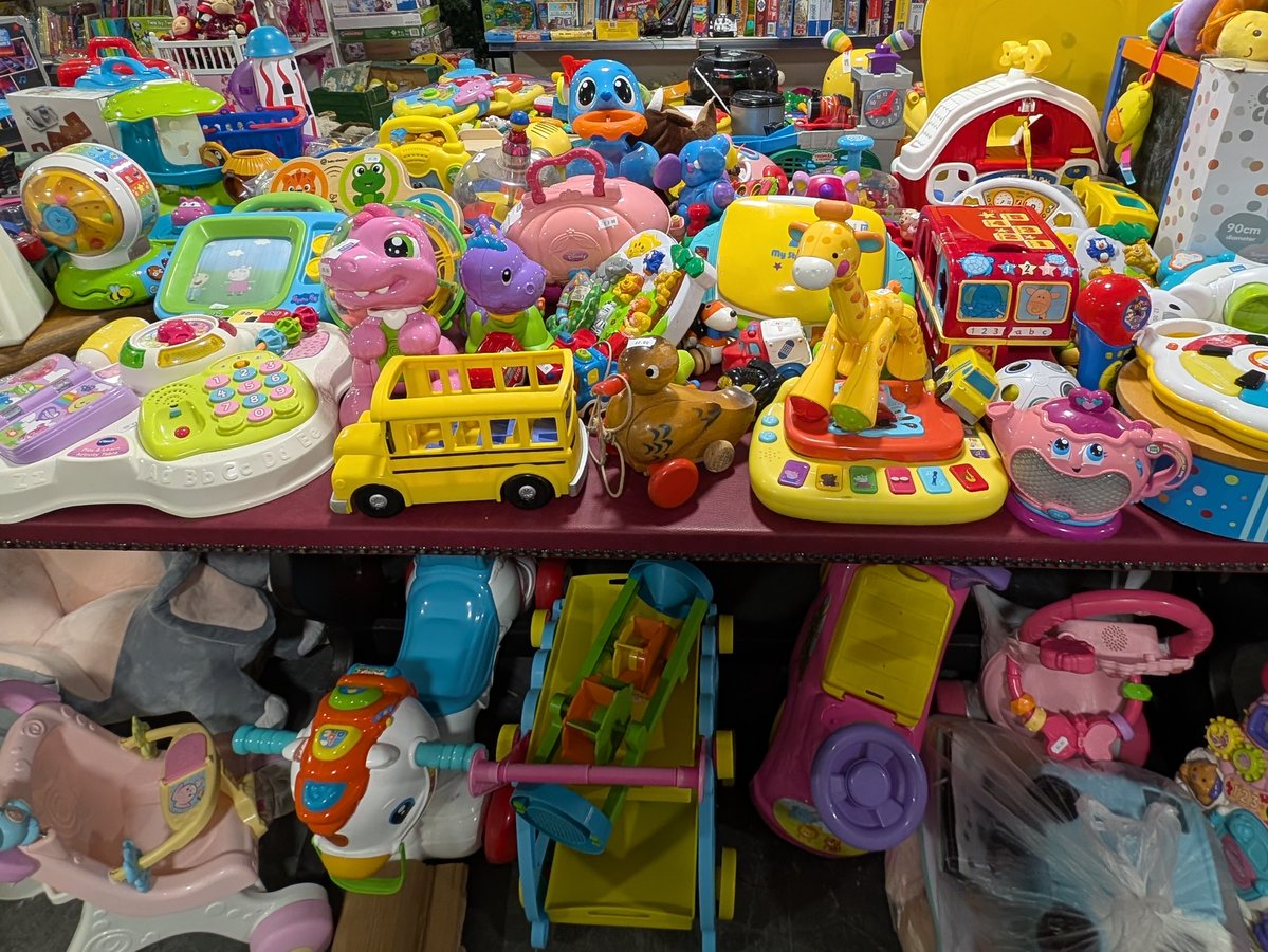 lisburnccc's tweet image. 🎁 The Christmas Toy Store is Open 🎁
The volunteer elves at Habitat Restore, Lisburn, have opened the doors to the Christmas Toy Shop for the fourth year running!

You’ll find a wonderful selection of pre-loved toys and games, all generously donated through the Pre-Loved…