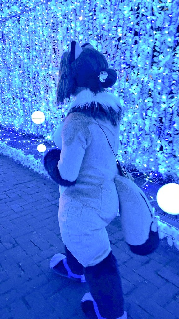 トコトコトコトコ

あのね、尻から太もものラインが最高なの。