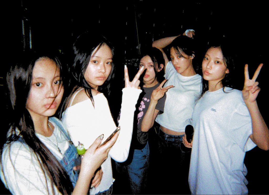 NJZBTS's tweet image. all five or none.