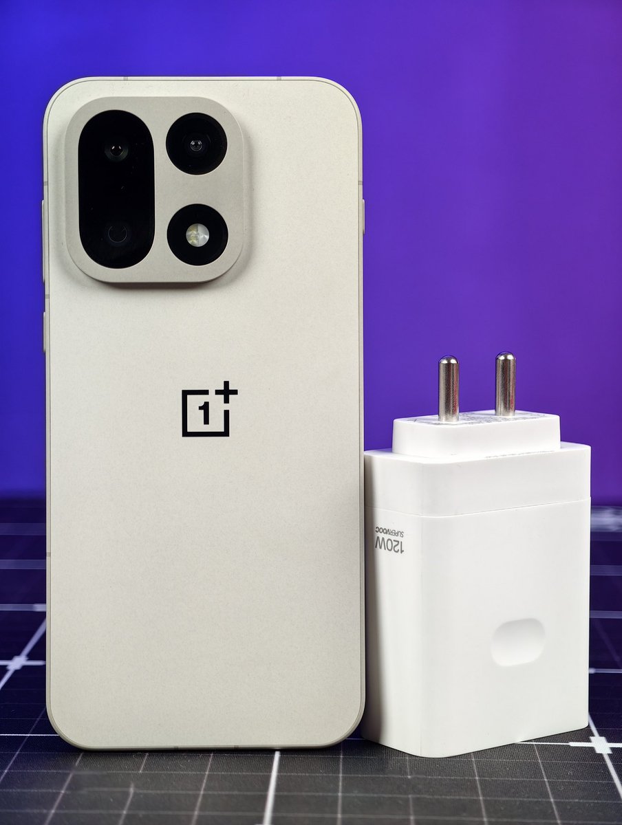 stufflistings's tweet image. Q10. What is the fast charging capacity offered by the OnePlus 15?

A. 80W SUPERVOOC
B. 120W SUPERVOOC
#OnePlus15 #PowerOnLimitsOff