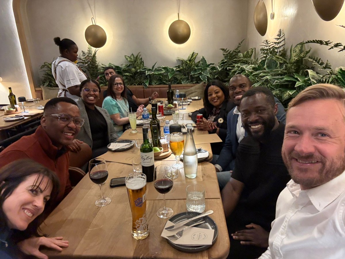 An inspiring event with VAB brought together directors &amp; senior executives for insight &amp; connection.

Greg Solomon shared lessons on independent leadership, reminding us:
Leadership must shape the way we play the game before the game reshapes us.

#Sirdar #Leadership #Networking