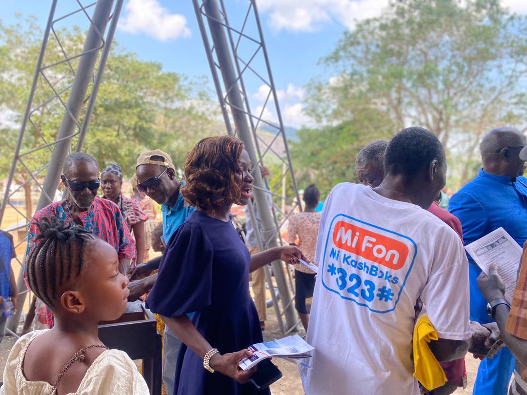 DubawaSL's tweet image. 🇸🇱 🇸🇱 Volunteer Margret Misor Mansaray visited the Holy Martyrs of Uganda Parish to share the message of truth and accountability as part of the #WeekForTruth2025 campaign.

#WeekForTruth #FactCheck