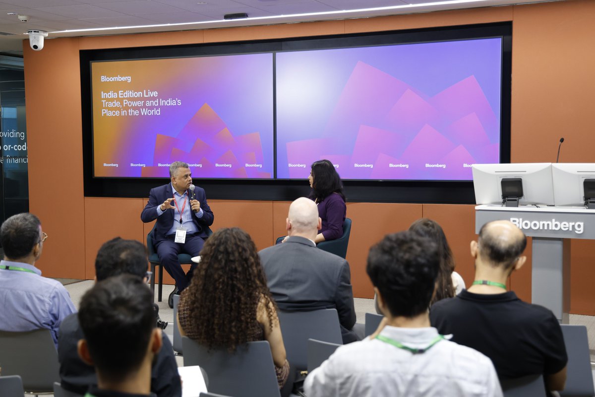 menakadoshi's tweet image. “The cost of both debt and equity coming down so dramatically is so powerful for Indian entrepreneurs.”
- @neelkanthmishra 

It may seem like 2025 was a year of hostility and uncertainty for India’s economy, but in this week’s #IndiaEdition Neelkanth Mishra counts the silver…