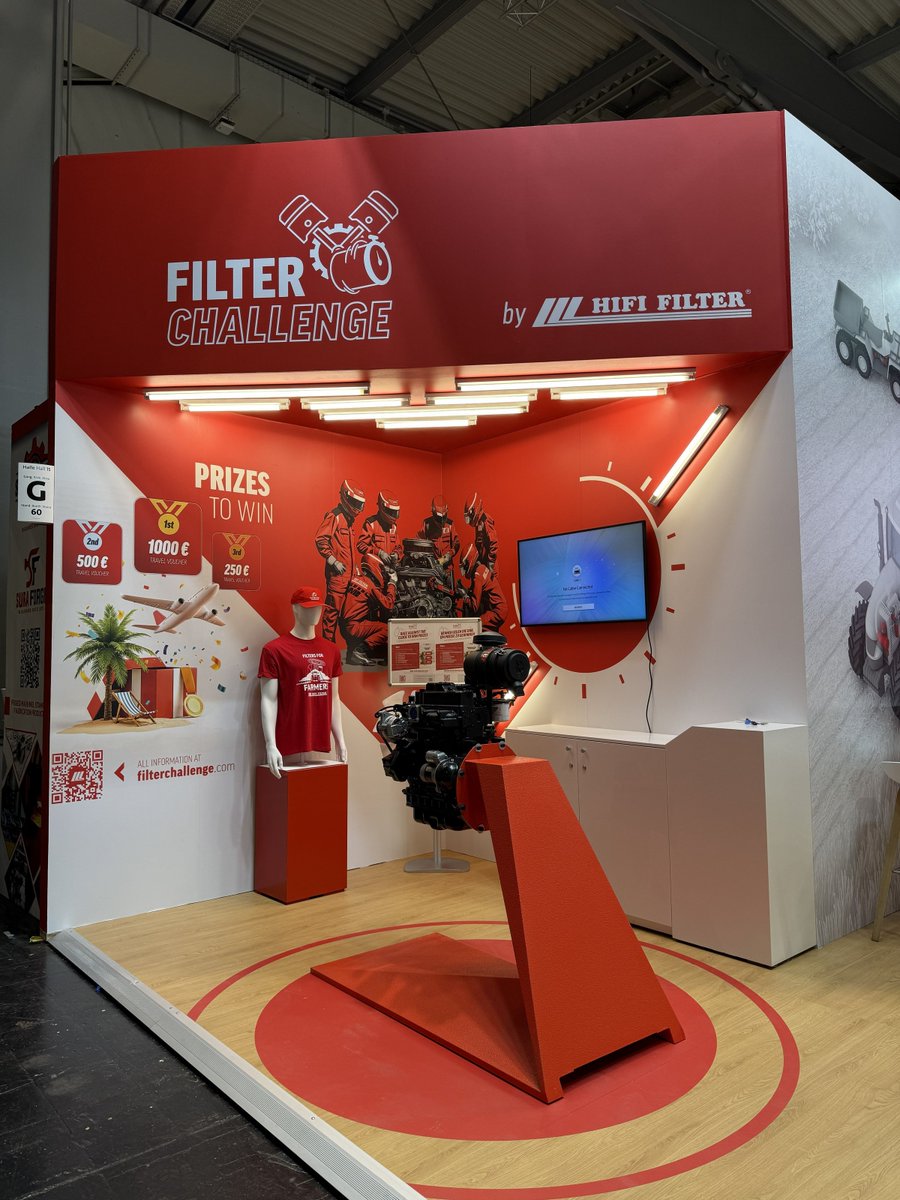 À l'occasion du salon Agritechnica, R2 Stand &amp; Event conçoit un stand sur-mesure de 56 m² pour HIFI FILTER. Le fil rouge du design, un effet accordéon, rappelle subtilement le secteur d’activité de l’exposant dans les filtres, tout en créant une dynamique visuelle forte.