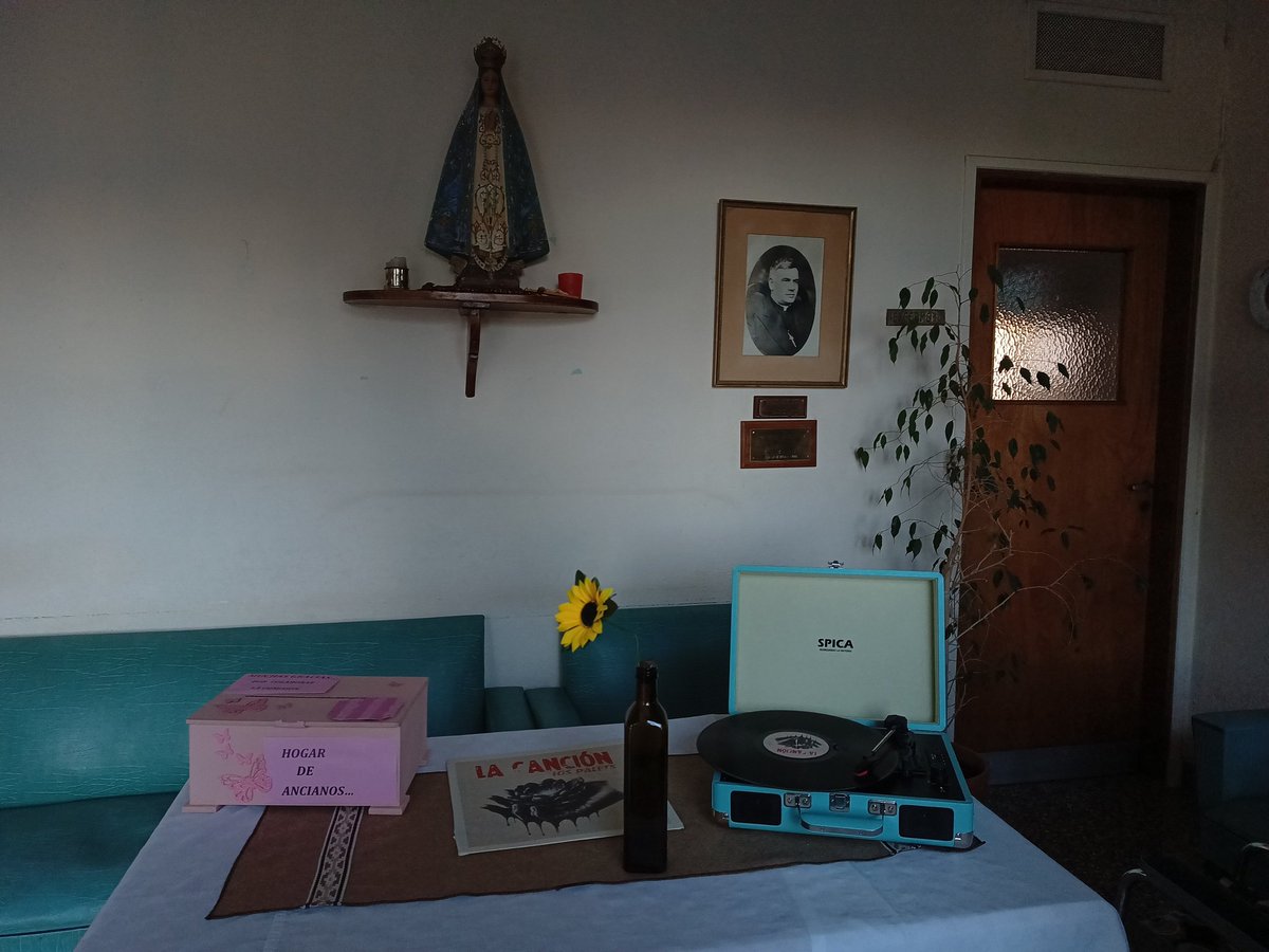 LauraGarciavaz's tweet image. Ayer compartimos el estreno del hermoso cortometraje &quot;La canción&quot; de Fabio Mascioli en la localidad de #CoronelDorrego 
Un evento cultural en el Hogar de ancianos, donde la excelencia se une con la emoción. Gracias, Manuela Alonso por la invitación.