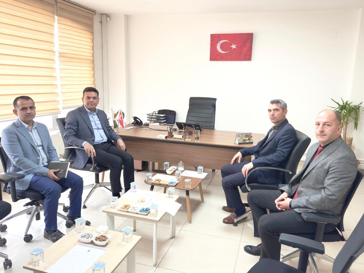 KAYMAKAMIMIZ ABDULLAH ŞAHİN KIZILTEPE AKMERCAN DOĞALGAZ HİZMET MERKEZİNİ ZİYARET ETTİ

📍Kızıltepe AKMERCAN Doğalgaz Hizmet Merkezi

Kaymakamımız Abdullah ŞAHİN, SYDV Müdürü Alaaddin ÖZEL ile birlikte Kızıltepe AKMERCAN Doğalgaz Hizmet Merkezini ziyaret ederek yürütülen
