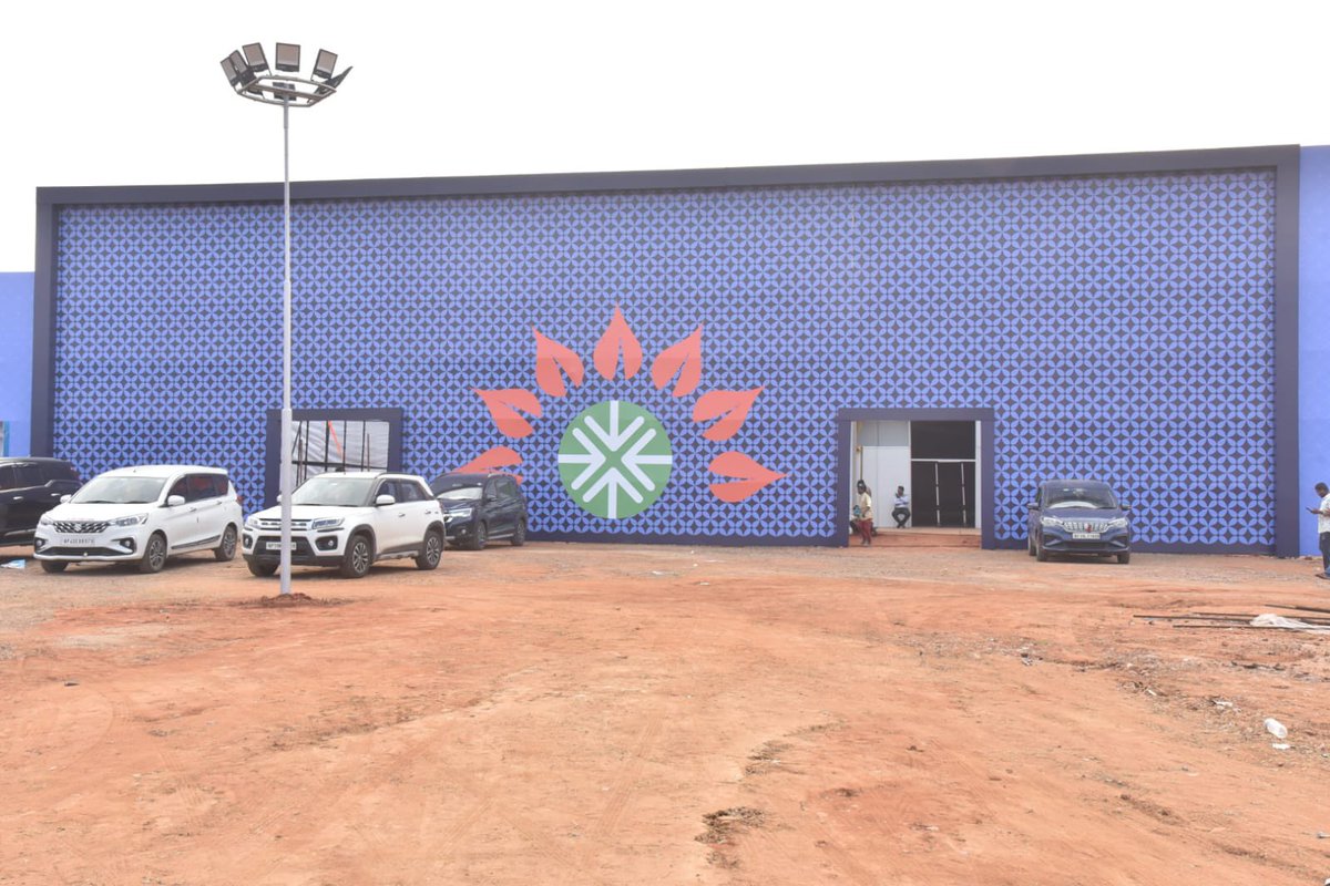 AndhraCommunity's tweet image. 🌟 #Vizag is set to host the world!

The 30th CII Partnership Summit arrives on Nov 14–15, with Andhra Pradesh targeting a massive ₹10 lakh crore in global investments.

From tech to green energy to manufacturing — AP is ready for the big leap. 🚀🌐

#InvestInAP #CII2025…