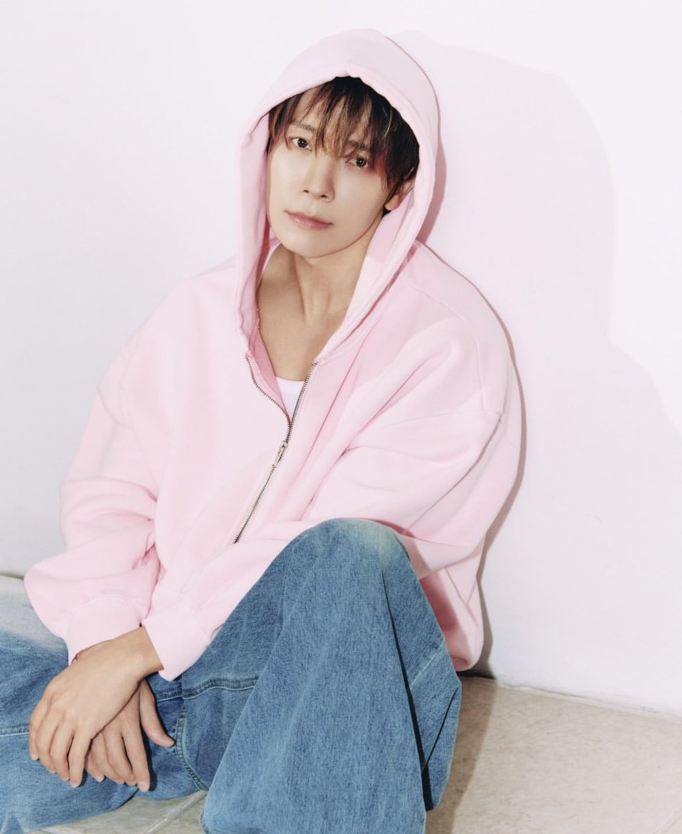 Sleepy_ViVian_'s tweet photo. Ok now we got blue and pink Donghae.
Waiting for the Red Donghae🤣
Tempus photographer is truly amazing btw….
#이동해 #DONGHAE #동해 #SuperJuniorDnE #李东海 #tempus #tempusstudio https://t.co/3AHpWIWfTg