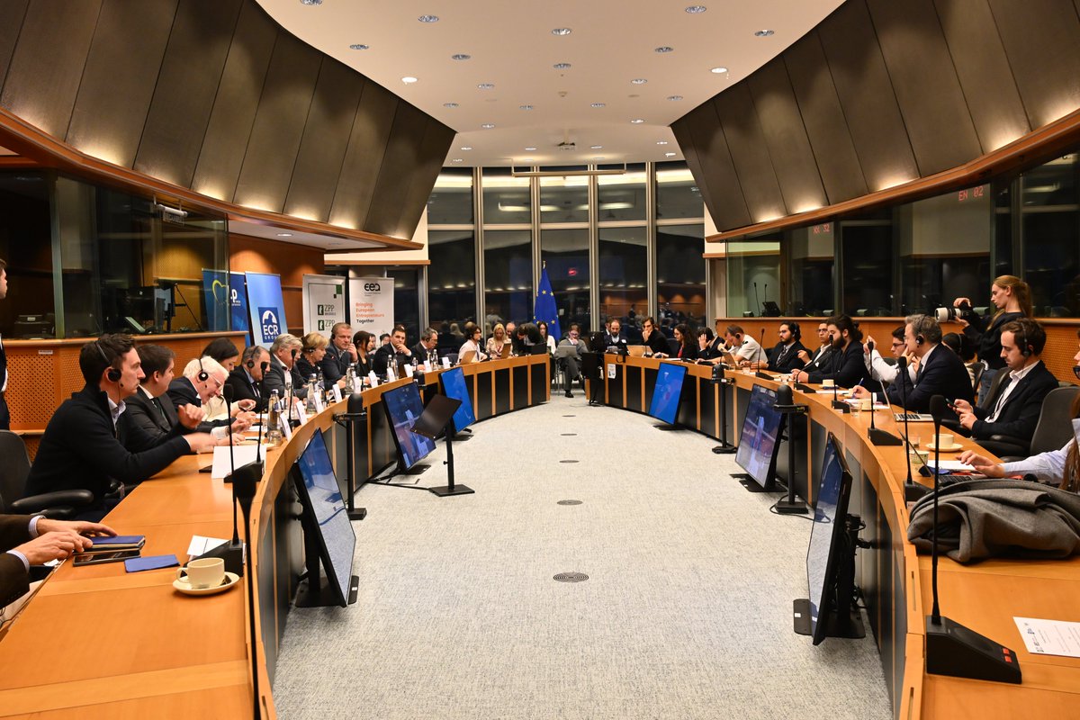 🛩️ Drones: Europe's frontline for security and innovation

In today's fast-evolving security landscape, ECR MEP <a href="/KosmaZlotowski/">Kosma Złotowski</a> hosted a debate on unmanned aircraft systems, where our member and <a href="/EP_Defence/">SEDE Committee Press</a> coordinator @Poznaks made an appeal for upping European readiness on
