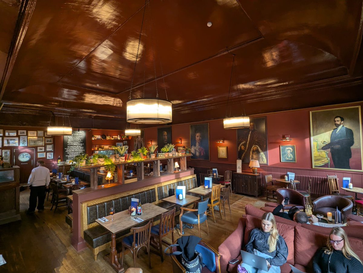 NLondonCAMRA's tweet image. Pleased to say that St John&apos;s Tavern in Archway has reopened after a refurbishment. Huge refit, lots of changes. There are still some cask beers! #pubsreopening #archway