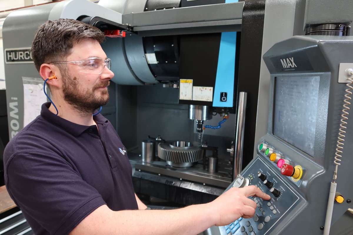 DepeGear's tweet image. #Hurco milling power in situ!

#Gears aren’t just gears. They’re complex components with additional features such as grooves and slots.

Our machines are fitted with tooling &amp;amp; multi-axis capabilities, giving us the flexibility &amp;amp; precision to prepare, finish and refine each part.