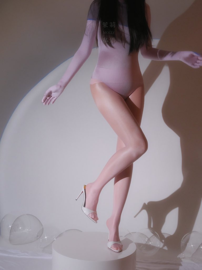 粉色的舍宾袜，还是无缝裆哦！