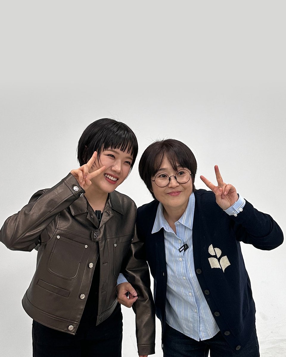 화기애애함 그 자체였던
김향기 X 비보티비 촬영 현장🥐💛

모두를 놀라게 한 ○○○의 정체는
👉🏻👉🏻지금 #비보티비 유튜브에서 확인해보세요!
bit.ly/4nUUKvB

#한란 #모녀생존기 #11월26일개봉
#김향기 #김민채 #하명미감독
#웬에버스튜디오 #트리플픽쳐스