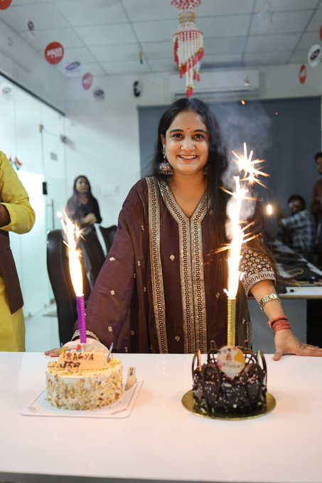 jd_pbms's tweet photo. देश की बेबाक आवाज को  जन्मदिन की ढेर सारी हार्दिक शुभकामनाएं व बहुत बहुत बधाई हो 🎂 📷@PragyaLive @ultachasmauc #HappybirthdayPragyaji https://t.co/kzKE8rdDZv