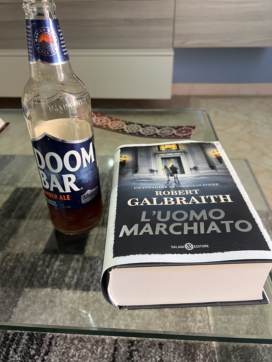 I'm celebrating the Italian release of The Hallmarked Man. Sorry I haven't been around much these past few months, but I wanted to read the book primarily in my own language.