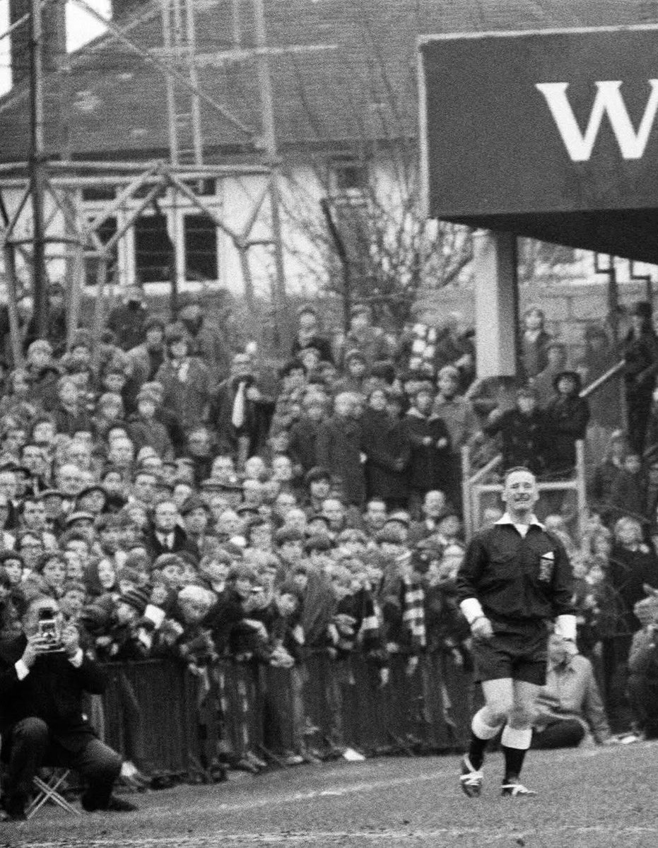 ExAfcb's tweet image. FA Cup Second round A.F.C. Bournemouth 2-0 Southend United 11th December 1971 #Afcb