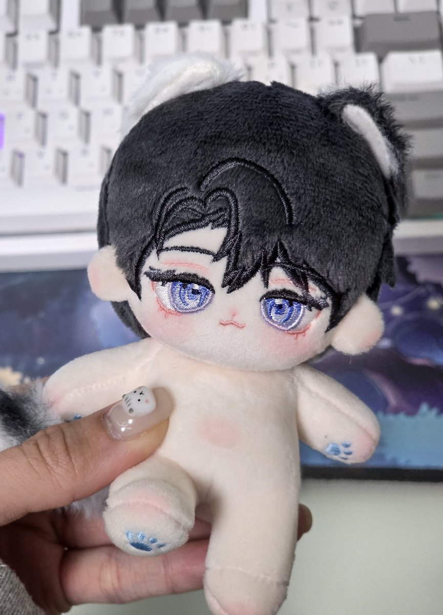 뉴페가 왔어요 🖤🤍

복제 받은 트친갠제들이...... 역시 넘 소즁하다 복복복복