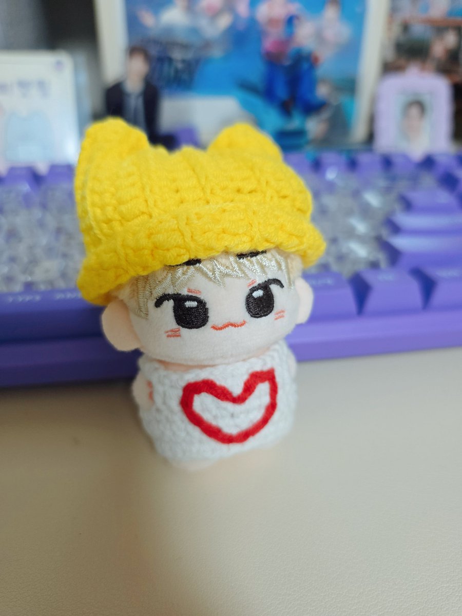 멍멍찬 5센티 짜리가 오늘 도착함!
떠냥이가 떠준 귀여운 소품들을 뒤적뒤적해서 입히니까 졸귀😆💛
꺄~너무 귀여워!!😍
빨리 뜨게용품 가지고 컴온!😏