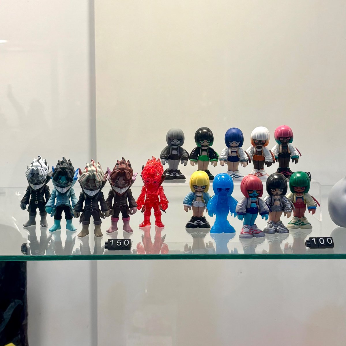 おかげさまでソフビとオカルンは完売、MOVEガチャも残りわずかと、1日