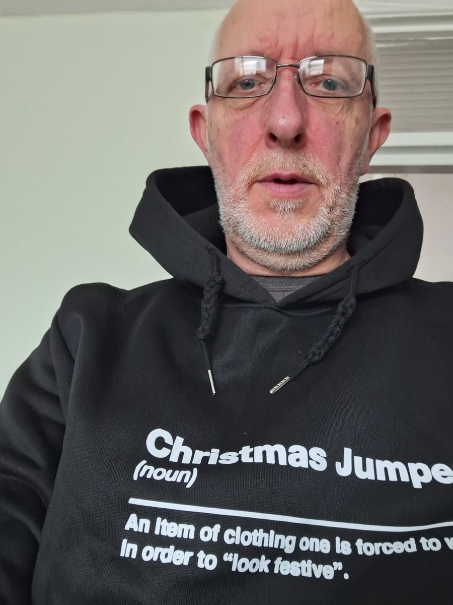 ExegeekPrime's tweet image. I&apos;ve got my #XmasJumper - the #dogs love it.