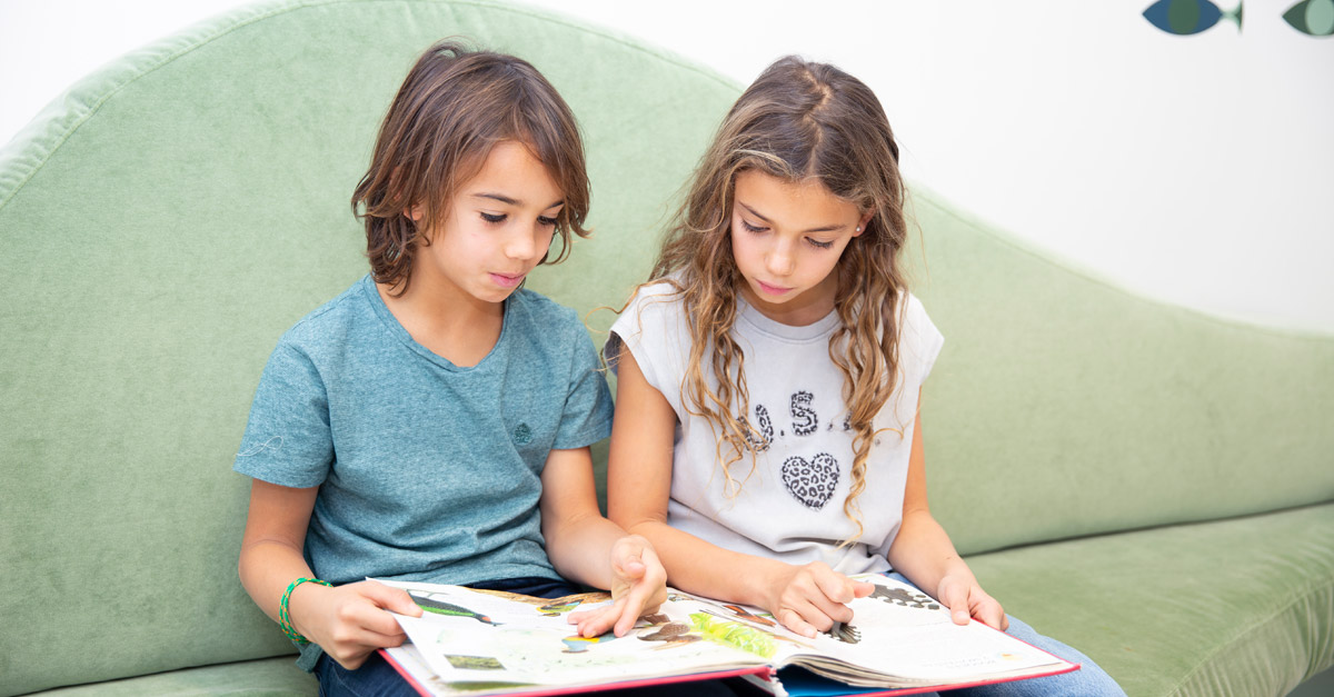 PATOLOGÍAS | En este artículo, la Dra. Rodríguez Maiztegui describe el proceso de desarrollo visual desde el nacimiento hasta los 8-9 años. Además, señala los signos de alerta que pueden ayudar a detectar a tiempo posibles alteraciones. #MirandoMásAllá
barraquer.com/noticias/desar…