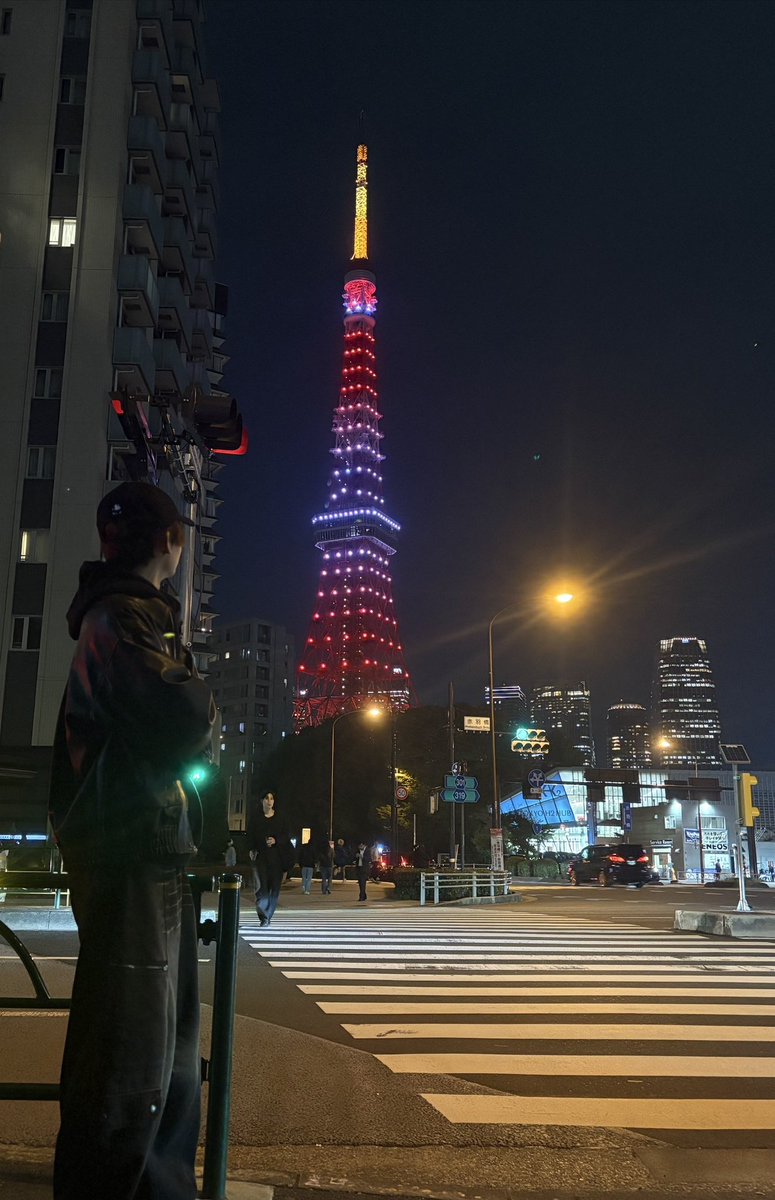 Betty55533's tweet image. 東京来て5年で初めて東京タワーと写真撮ってもらった