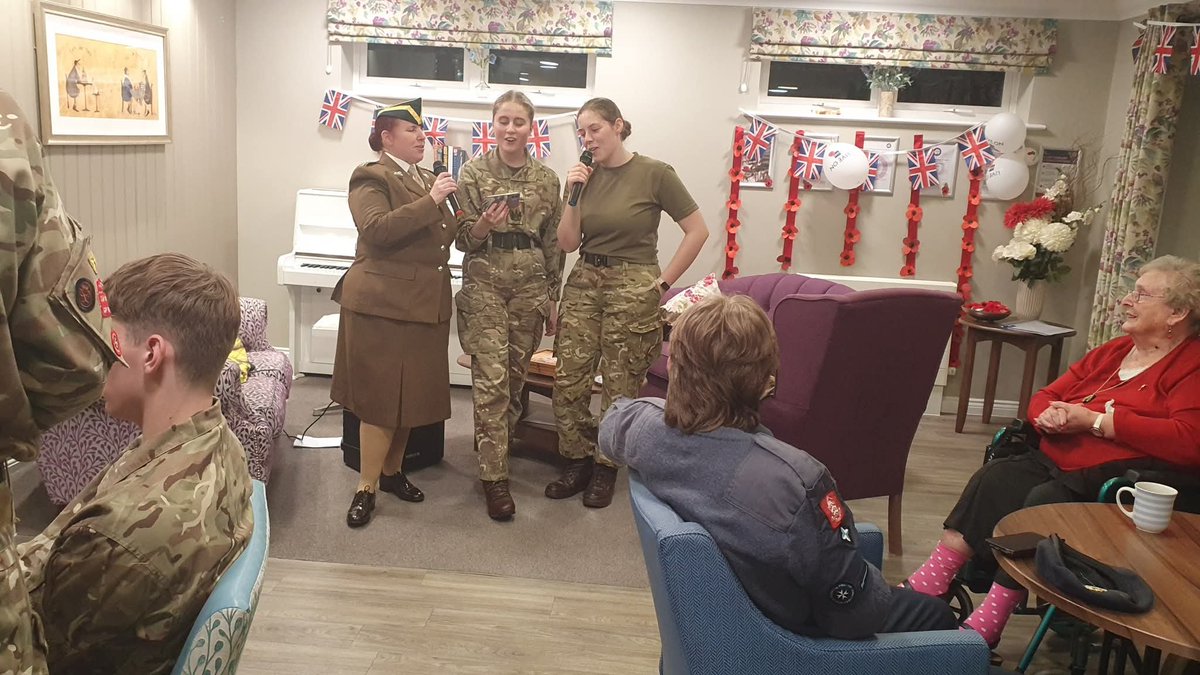 BromsSchool's tweet image. As part of the CCF&apos;s Remembrance activities, Lower Sixth NCOs and Cadet RSM Isabel M visited Chandler Court Care Home. They entertained the residents with poetry and music, and shared stories with the veterans.

#BromsCCF #RemembranceDay #LocalCommunity