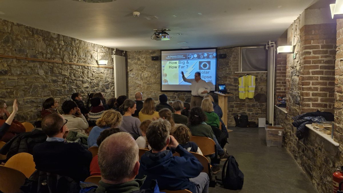 DonnachaOD's tweet image. Fantastic day in Clones Peace Link Centre giving astronomy talks to primary and secondary school students then up to the Phoenix Park visitor centre for a public astronomy event. Great turnout despite the weather. Really enjoying @ScienceWeek