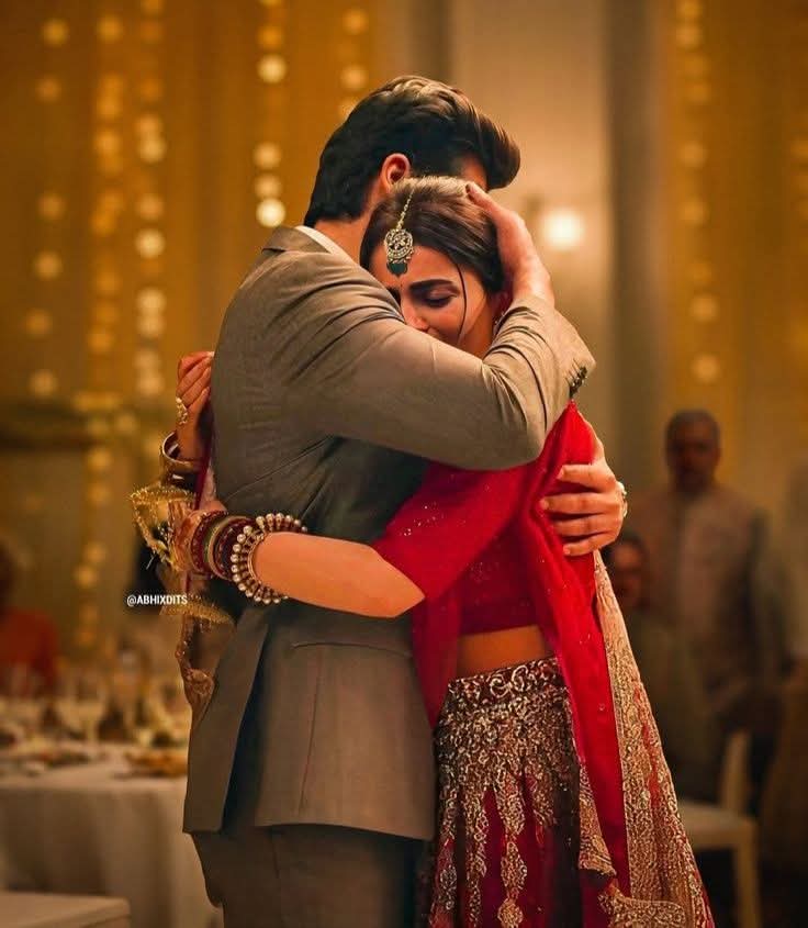 गले मिलना एक सामान्य प्रक्रिया हैं पर पसंदीदा 
शख्स से गले मिलना ईश्वर से मिलने के बराबर हैं..❤️🌻