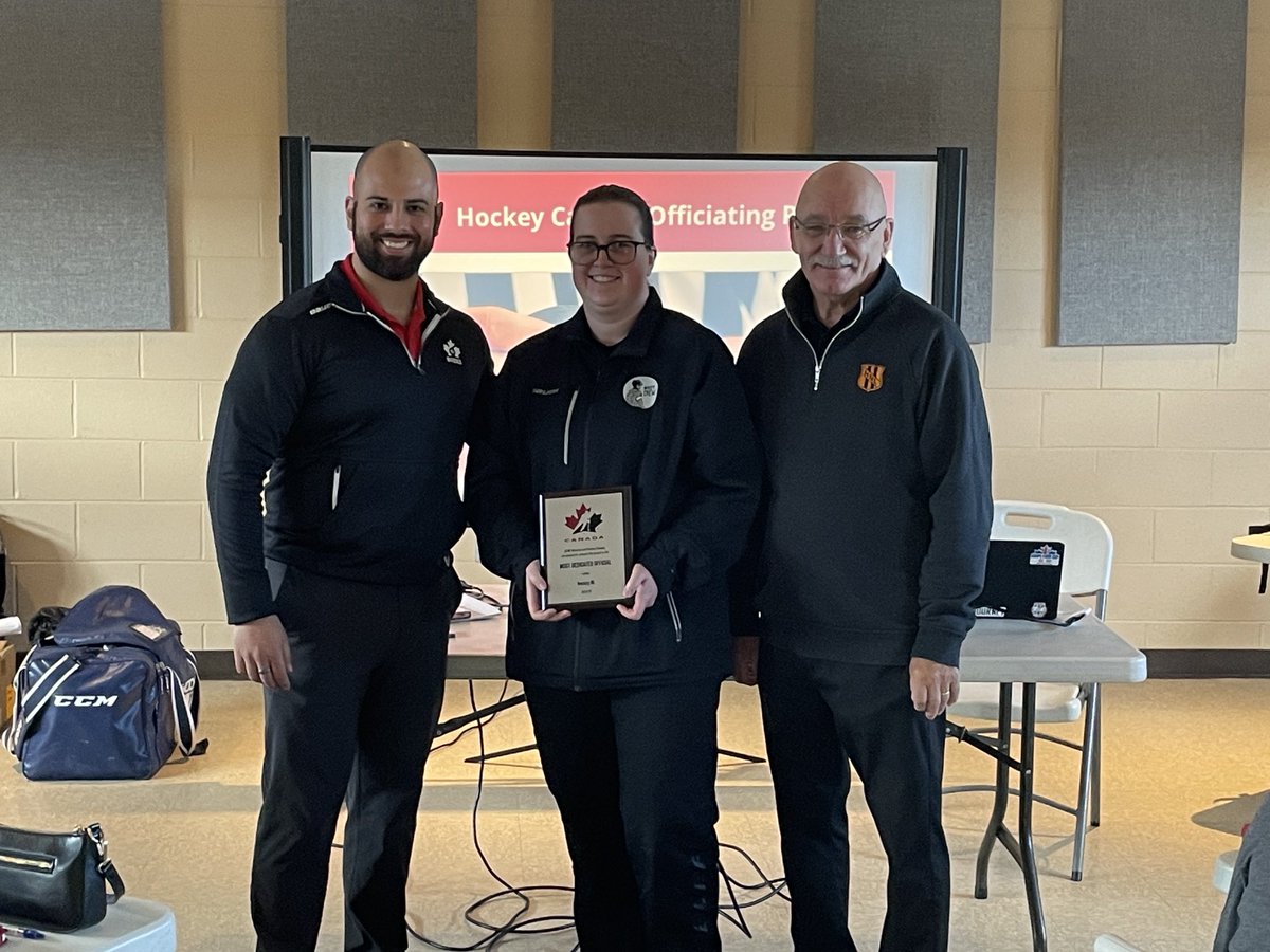 Congratulations to ⁦<a href="/ashleyhammond2/">Ashley Hammond</a>⁩ from Mt Pearl Minor/Metro who was selected as the Most Dedicated Official for the 24/25 season. On hand to present Ashley her was was HC Manager of Officiating ⁦<a href="/DHanoomansingh/">Dan Hanoomansingh</a>⁩ and ⁦<a href="/hockeynl1935/">Hockey NL</a>⁩ Referee in Chief Ed Flood