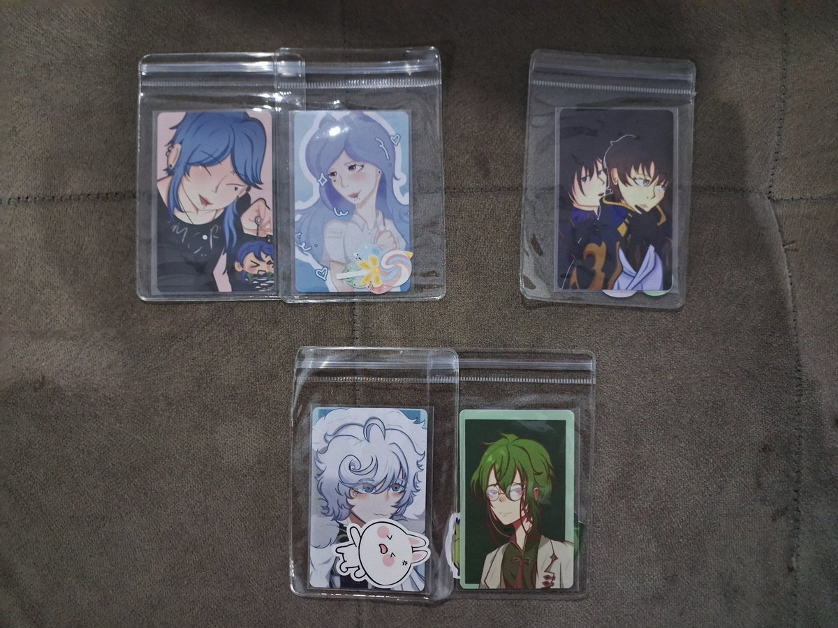 H-2 #cf21 art trade promo again 

Limited stock, i have like 5 in stock for each pc. Will all come with 2 yupi (belum beli), kalo liat ada yang pake itabag dice ew03 that's me. Also will be attending the fragmem gathering at hall 7

Samperin and habisin plis