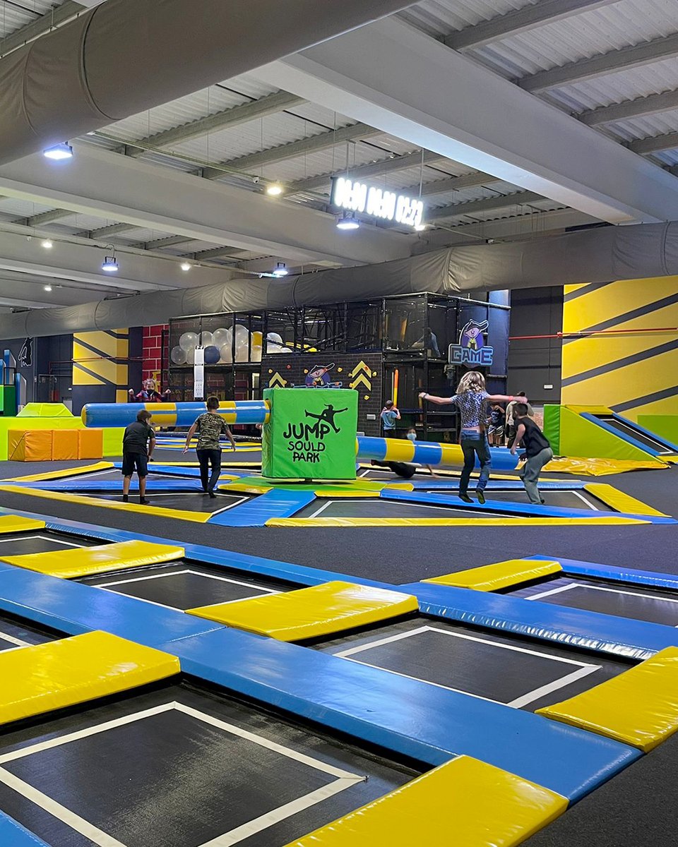 🦘 ¡Da el salto en el WP CAMP XMAS! 🚀 L@s participantes de nuestro campus de waterpolo de Navidades se lo pasarán genial en el parque Sould Out Zaragoza 😁

🤽‍♂️🤽‍♀️ Del 27 al 30 de diciembre mejorarás tu técnica y disfrutarás al máximo con WP CAMP 💦

📱 wp-camp.com/campus/wp-camp…