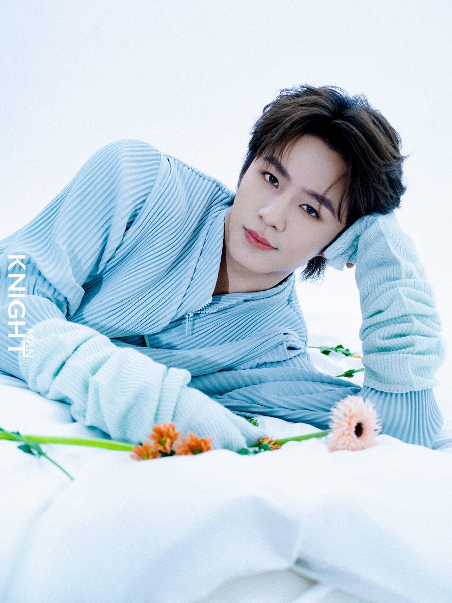 sunflowerville_'s tweet photo. 📸251113 KNIGHTMAN中文版 WEIBO 🆙

“In the two years since his debut, he has kept challenging himself &amp; continuously improving. Difficulties have never worn down his youthful spirit nor diminished his pure passion. +

4/5

#LEVxKNIGHTMAN #KNIGHTMAN
#LEV #WANGZIHAO
@LEV_Official_ https://t.co/MV4wLpmBQ1