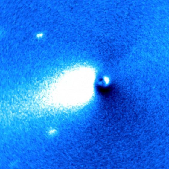 AstronomyVibes's tweet image. 🚨 Something Strange About 3I/ATLAS... 🚨

New images from the Nordic Optical Telescope (taken on Nov 11, 2025 by astronomers David Jewitt and Jane Luu) just dropped — and 3I/ATLAS looks nothing like a normal comet.

It’s still active, still glowing… and shooting a massive jet…