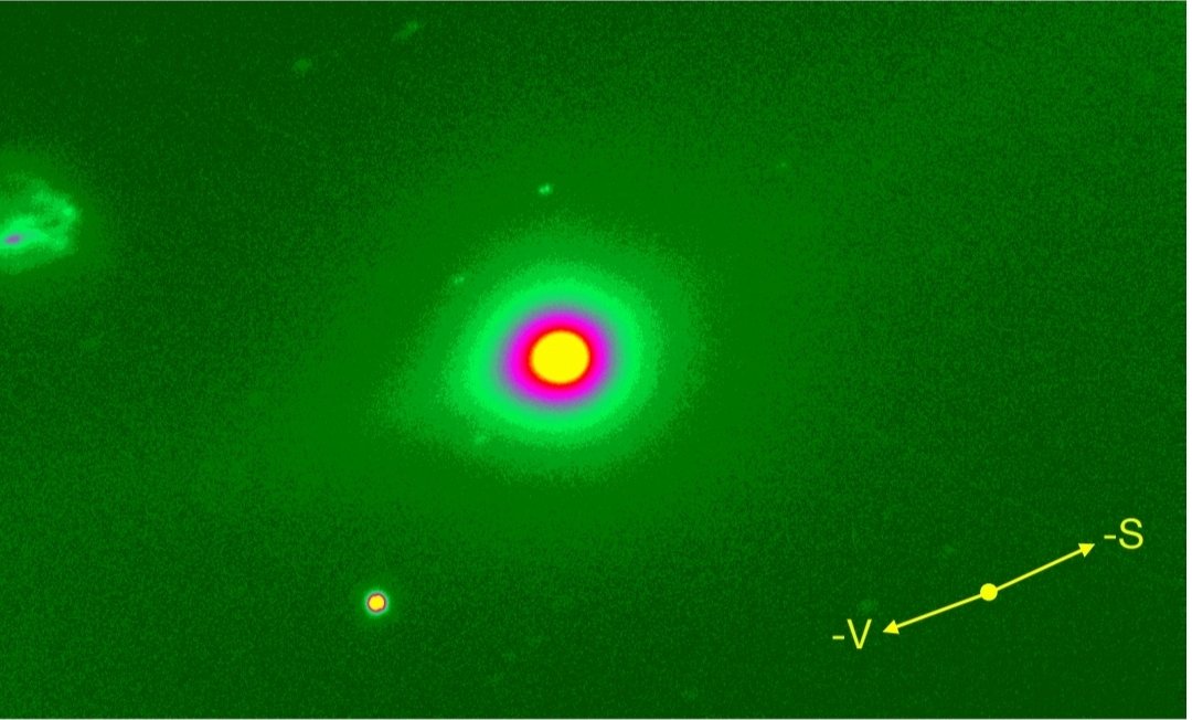AstronomyVibes's tweet image. 🚨 Something Strange About 3I/ATLAS... 🚨

New images from the Nordic Optical Telescope (taken on Nov 11, 2025 by astronomers David Jewitt and Jane Luu) just dropped — and 3I/ATLAS looks nothing like a normal comet.

It’s still active, still glowing… and shooting a massive jet…