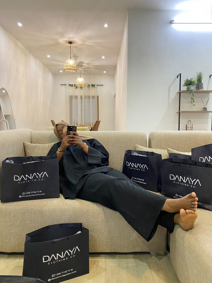 1 an de plus aujourd’hui, plus j’avance et plus j’ai l’impression de n’avoir rien accompli dans ma vie 🤣, mais desfois il faut juste remercier Dieu pour ce que l’on a déjà.
Sur ce gros bisou à vous. 

Firdaws 👸🏾
La voilée qui déchire 🧕🏾
Adja chetté ⚔️