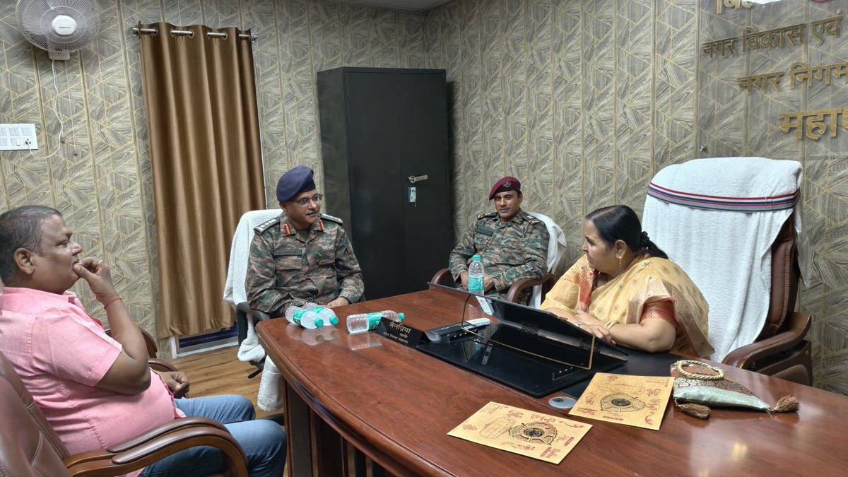 Sanjeevjhaexmla's tweet image. सहरसा नगर निगम कार्यालय में एनसीसी कमांडिंग ऑफिसर कर्नल वी.सत्यनारायण जी, सूबेदार मेजर मो. रकीब जी एवं मेजर गौतम जी का आगमन हुआ।
उन्होंने  एनसीसी द्वारा किए जा रहे कार्यों सहित मिशन एवं विजन साझा किया ।
 निगम से जुड़े विभिन्न विषयों पर सार्थक संवाद हुआ नगर निगम सहरसा के द्वारा…