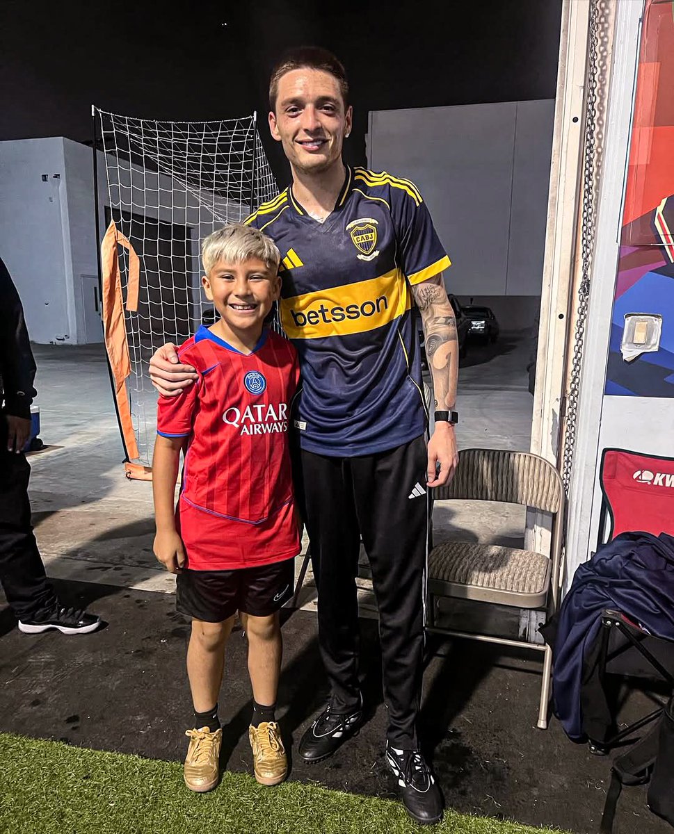 🇲🇽🤝🏻 Peso Pluma con la camiseta de Boca.

Todos los días uno nuevo. 😎