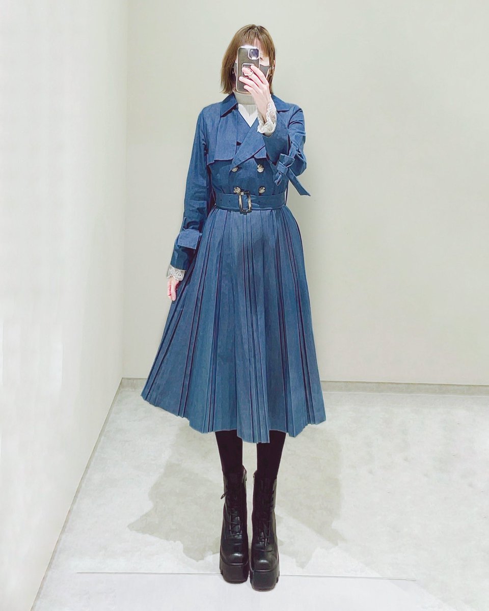 【美品】エイミーイストワール　トレンチコート　Mサイズ　デニム生地　ロゴ　総柄 美品】エイミーイストワール トレンチコート Mサイズ デニム生地 ロゴ