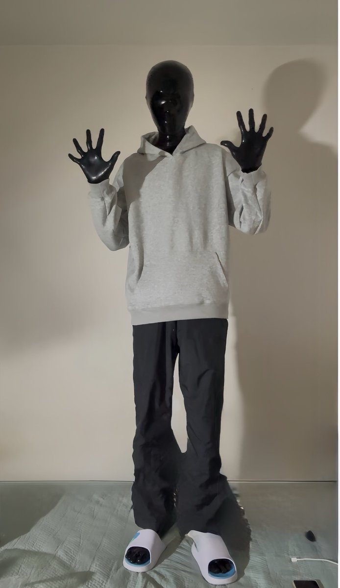 ryzdyjx's tweet image. 失踪人口回归，但没有完全回归 #latex #rubber