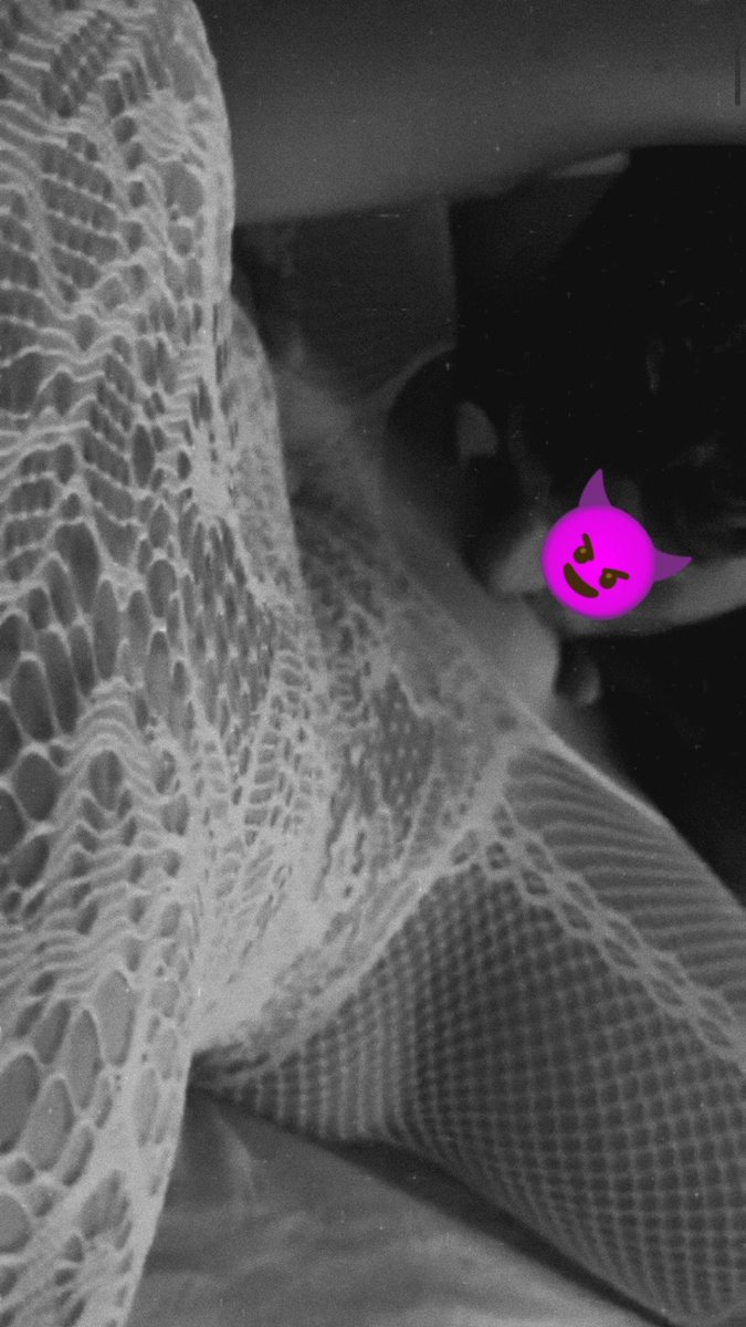 Me encanta que mi novio me lo coma mientras le tiro del pelo y le gimo muy fuerte. Y a vosotros os gusta comerlo para ir calentando?🤤