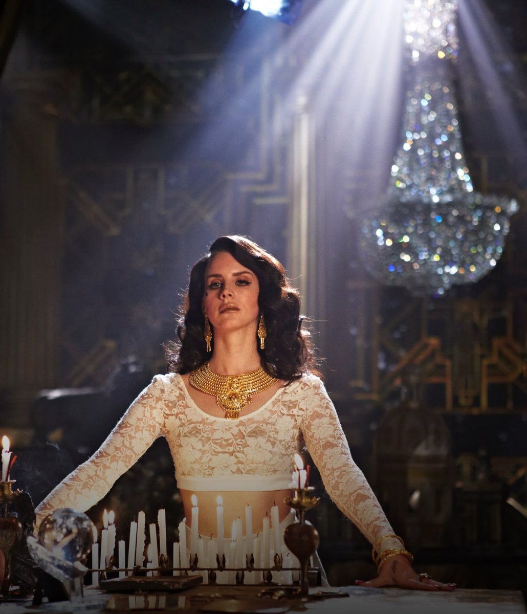 LanadelreyStats's tweet image. 🚨 Lana Del Rey’s “Young And Beautiful” has reached a new peak of #79 (+29) on the Global Spotify Chart with 1,591,246 streams.